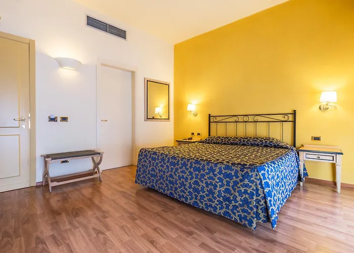 Ξενοδοχείο Benivieni 3*