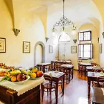 Hotel Benivieni 3*